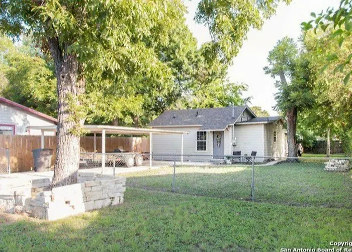 Hays St Cozy Remodeled 2Br/2Ba House Sleeps 8